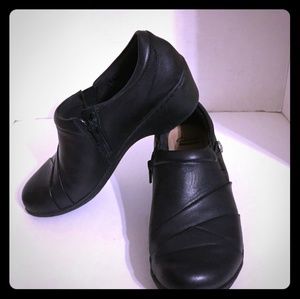 Clark's Soft Cushion. Size 9